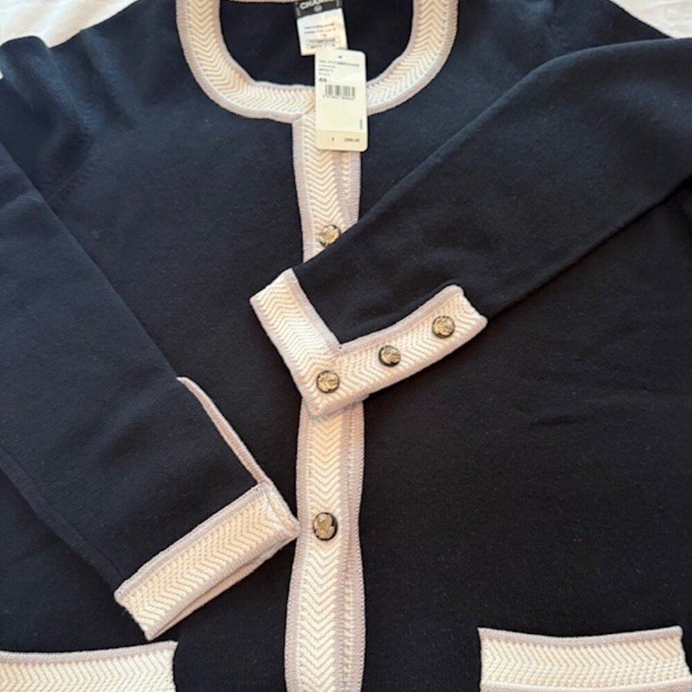 Authentic CHANEL Black and Cream Cardigan NEW